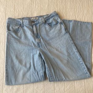 Levi’s High Waisted Straight Jean